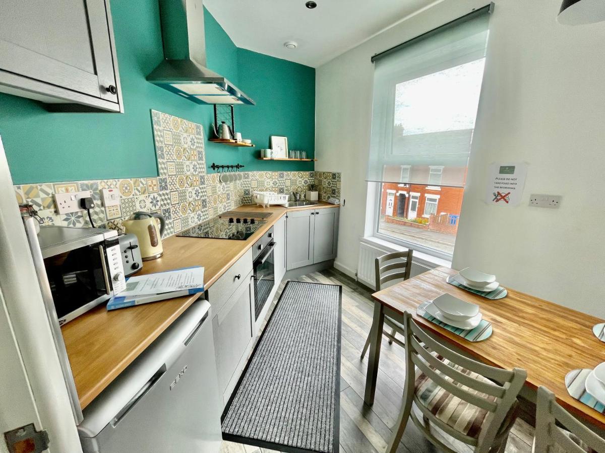 The Corner House - Modern Chesterfield Town Centre Apartments Buitenkant foto