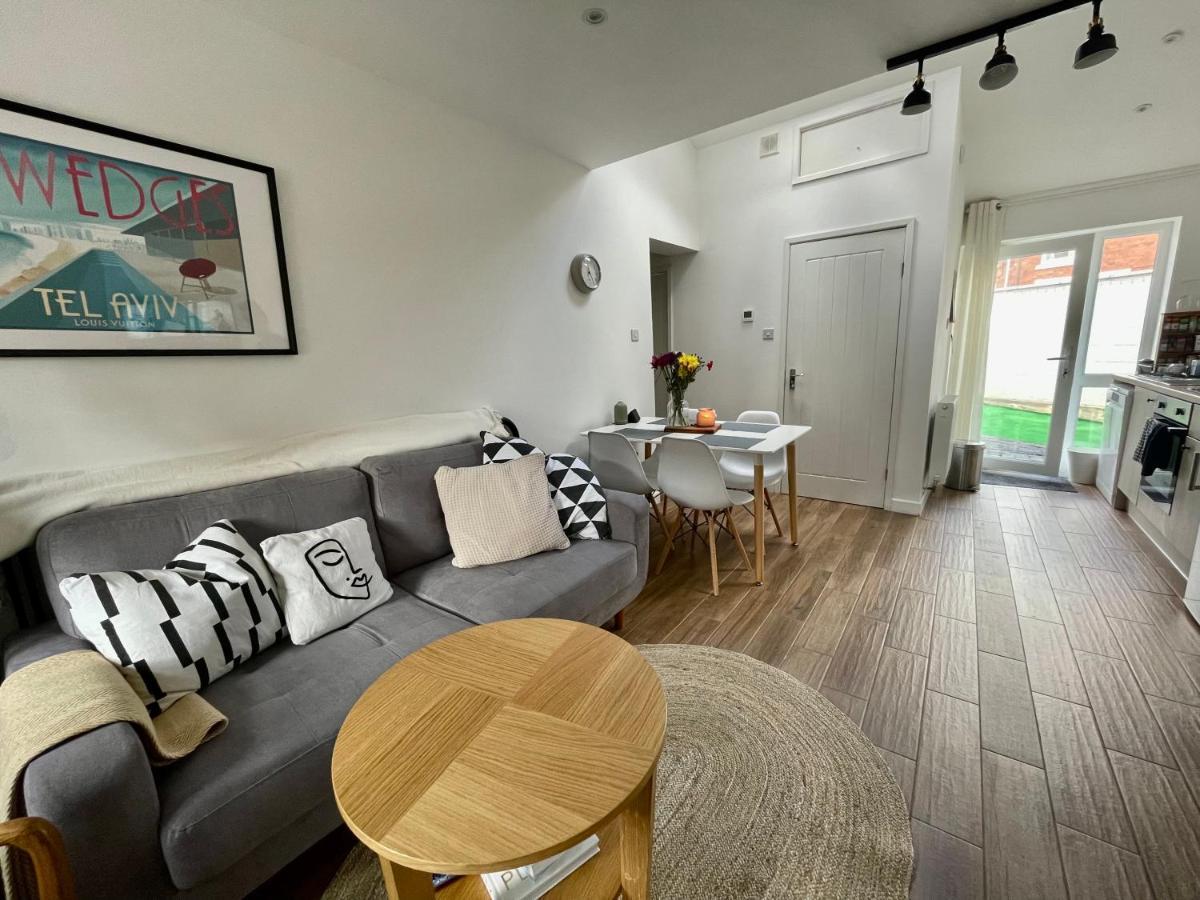 The Corner House - Modern Chesterfield Town Centre Apartments Buitenkant foto